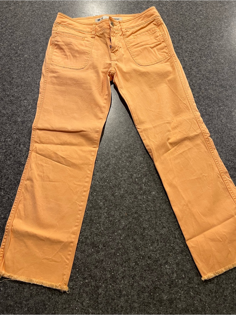 GAP Low Rise Cropped Pants in Peach-Orange